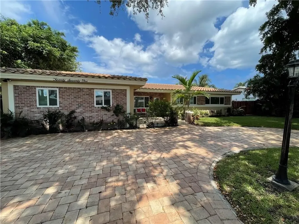 2071 NE 27th Street Lighthouse Point FL 33064