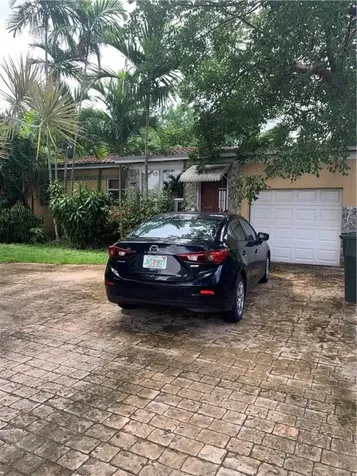 6260 NW 40th Street Virginia Gardens FL 33166