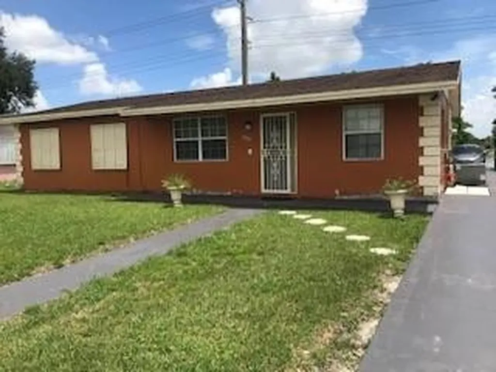 3980 NW 203rd Lane Miami Gardens FL 33055