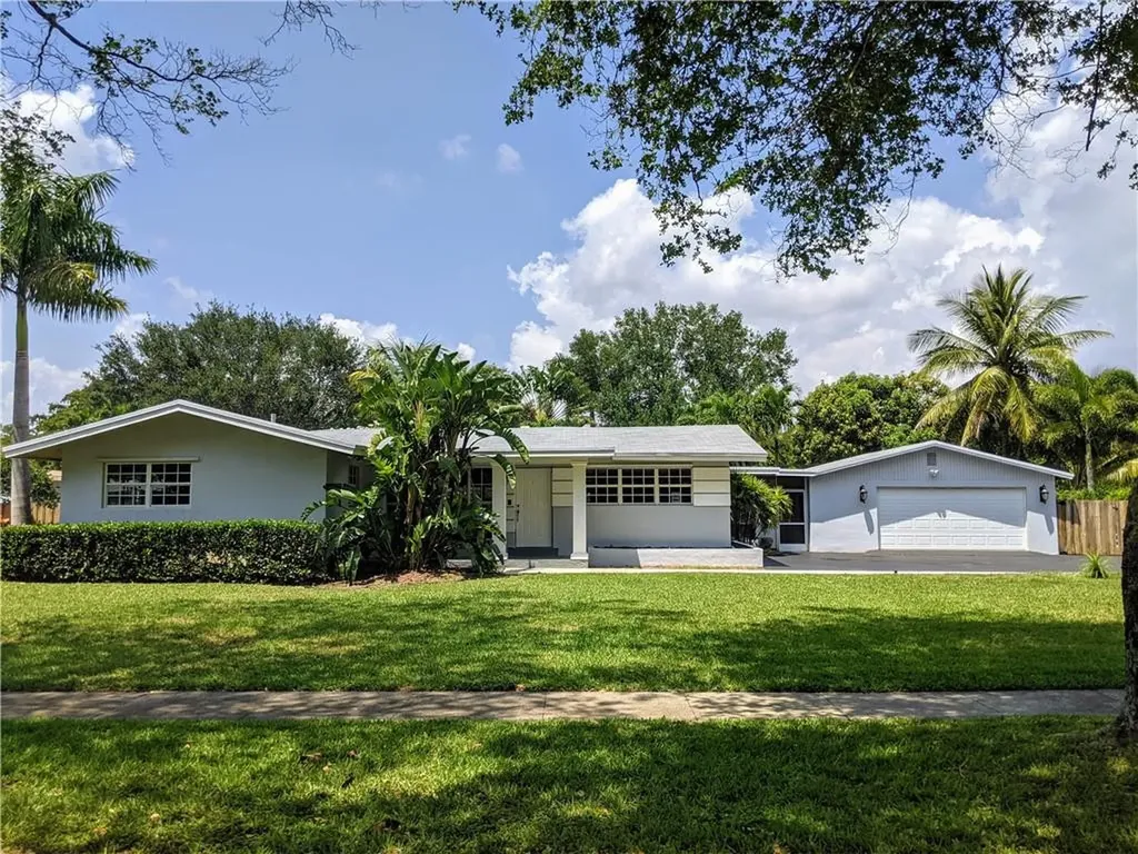 725 Garden Court Plantation FL 33317