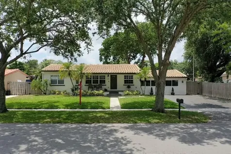 925 SW 42nd Avenue Plantation FL 33317