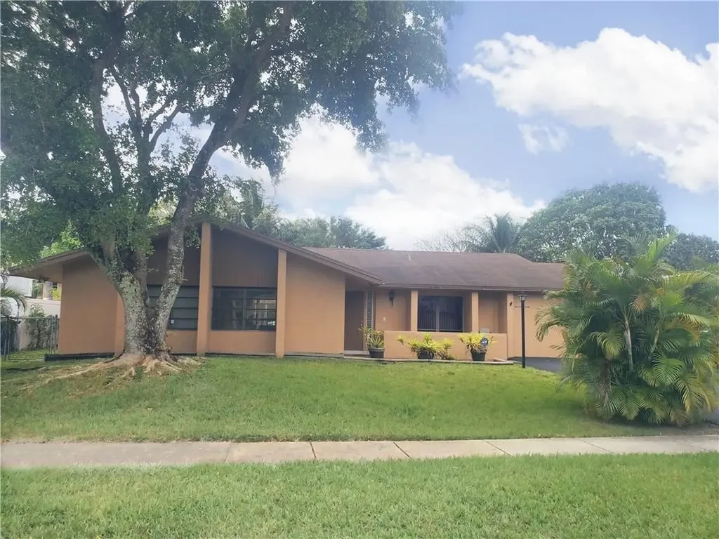 10446 SW 52nd Street Cooper City FL 33328