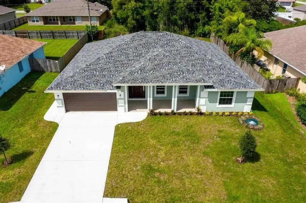 2118 SE Camden Street Port St Lucie FL 34952