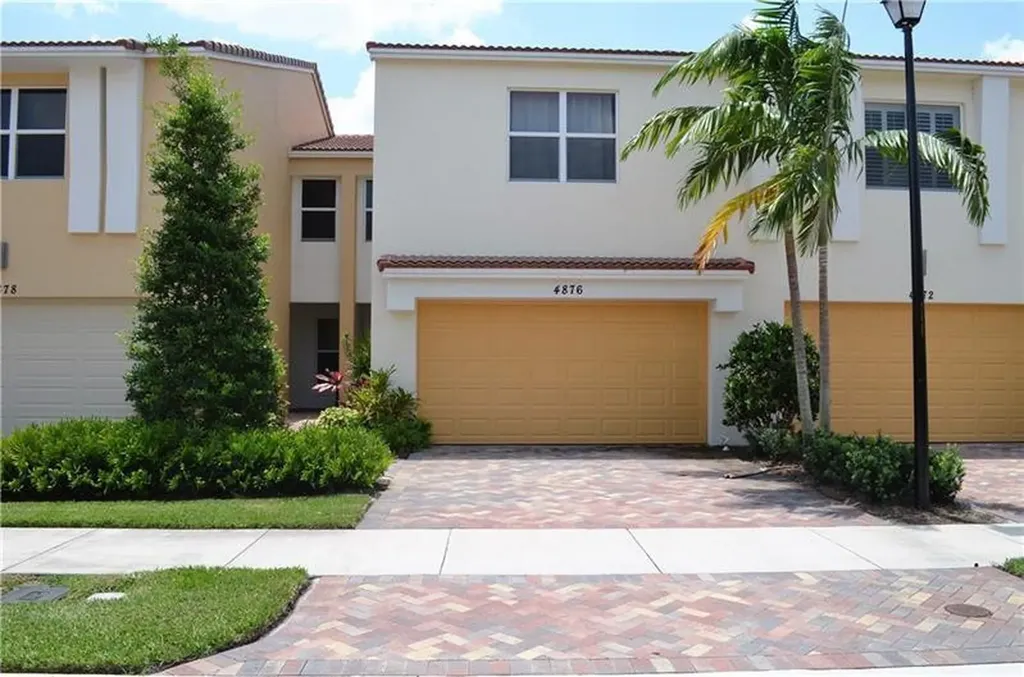 4876 NW 16th Terrace Boca Raton FL 33431