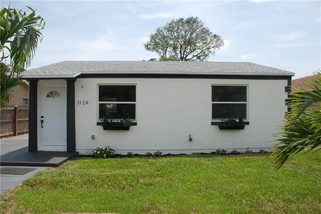 1124 S M Street Lake Worth Beach FL 33460