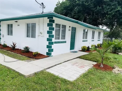 300 NE 35th Court Oakland Park FL 33334