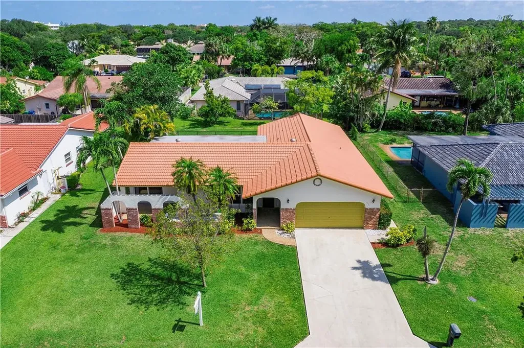 9259 NW 13th Place Coral Springs FL 33071