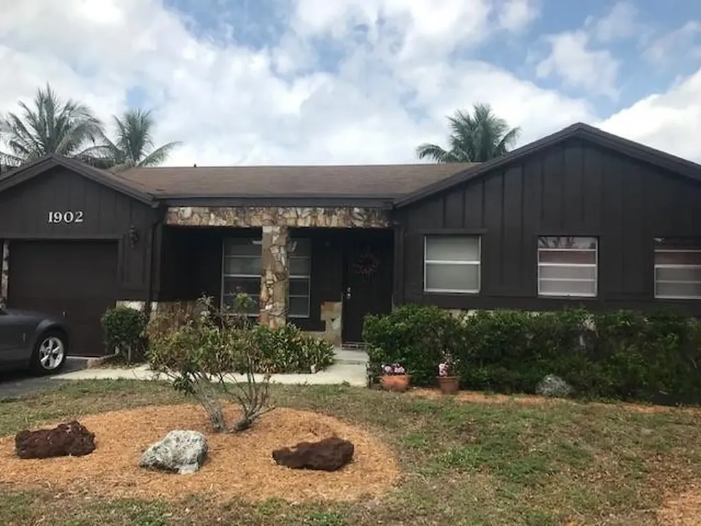 1902 SW 82nd Avenue North Lauderdale FL 33068