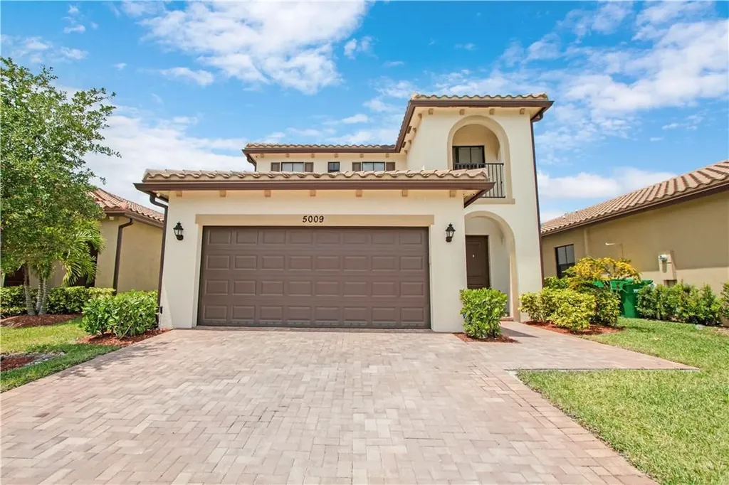 5009 NW 51st Terrace Tamarac FL 33319