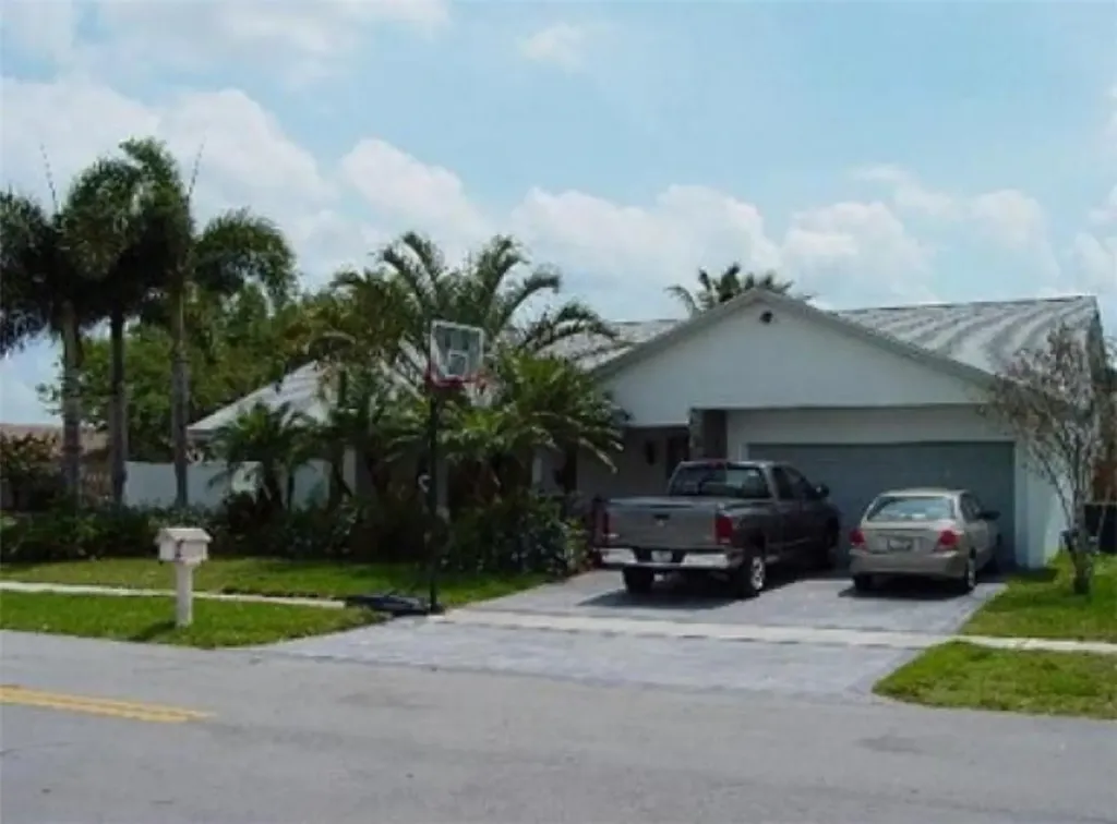 11650 NW 39th Place Sunrise FL 33323