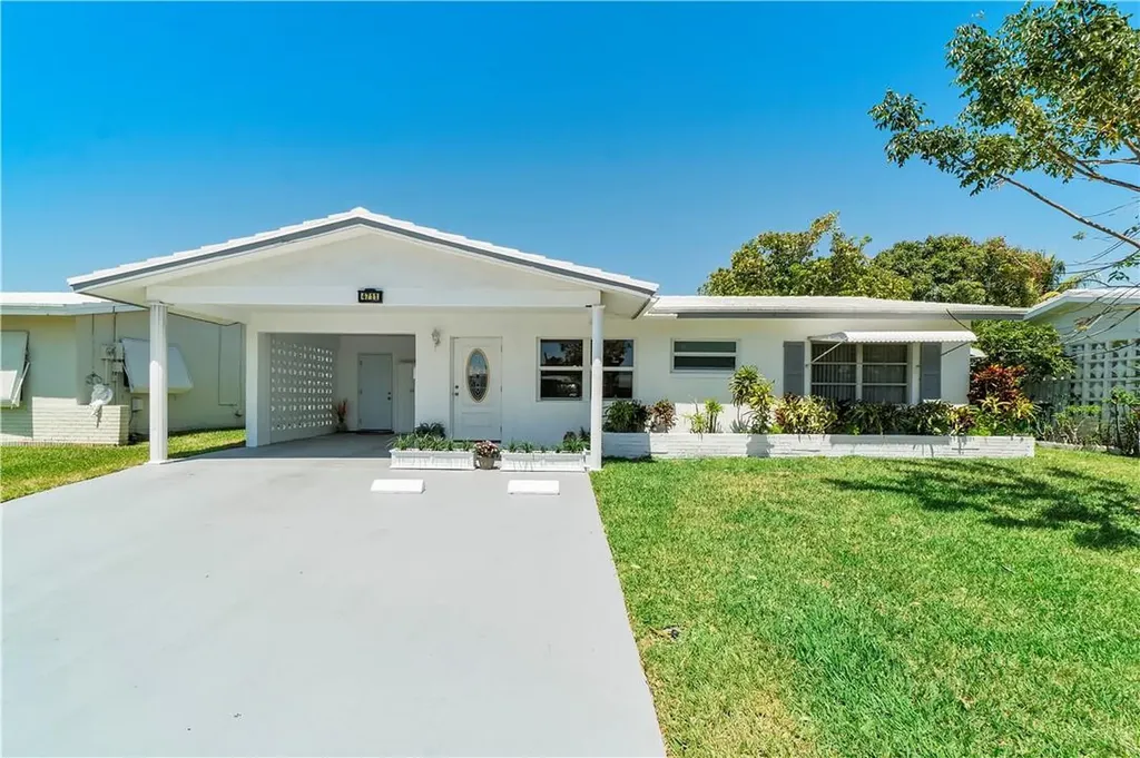4711 NW 47th Avenue Tamarac FL 33319