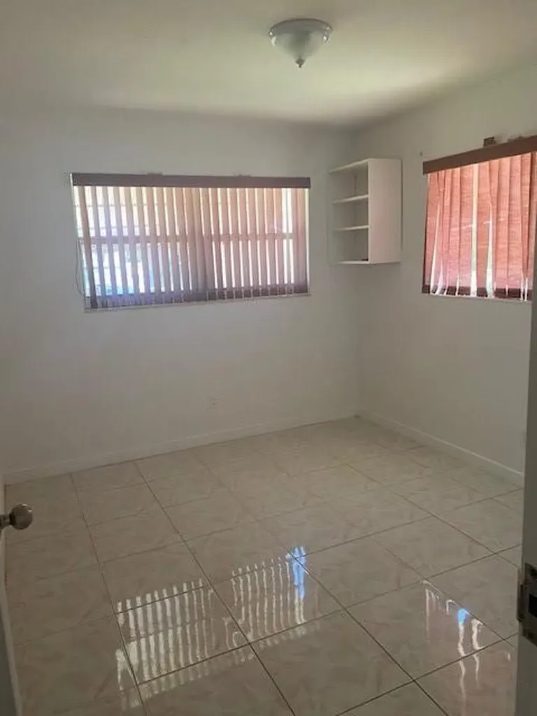 71 NW 184th Terrace Miami FL 33169