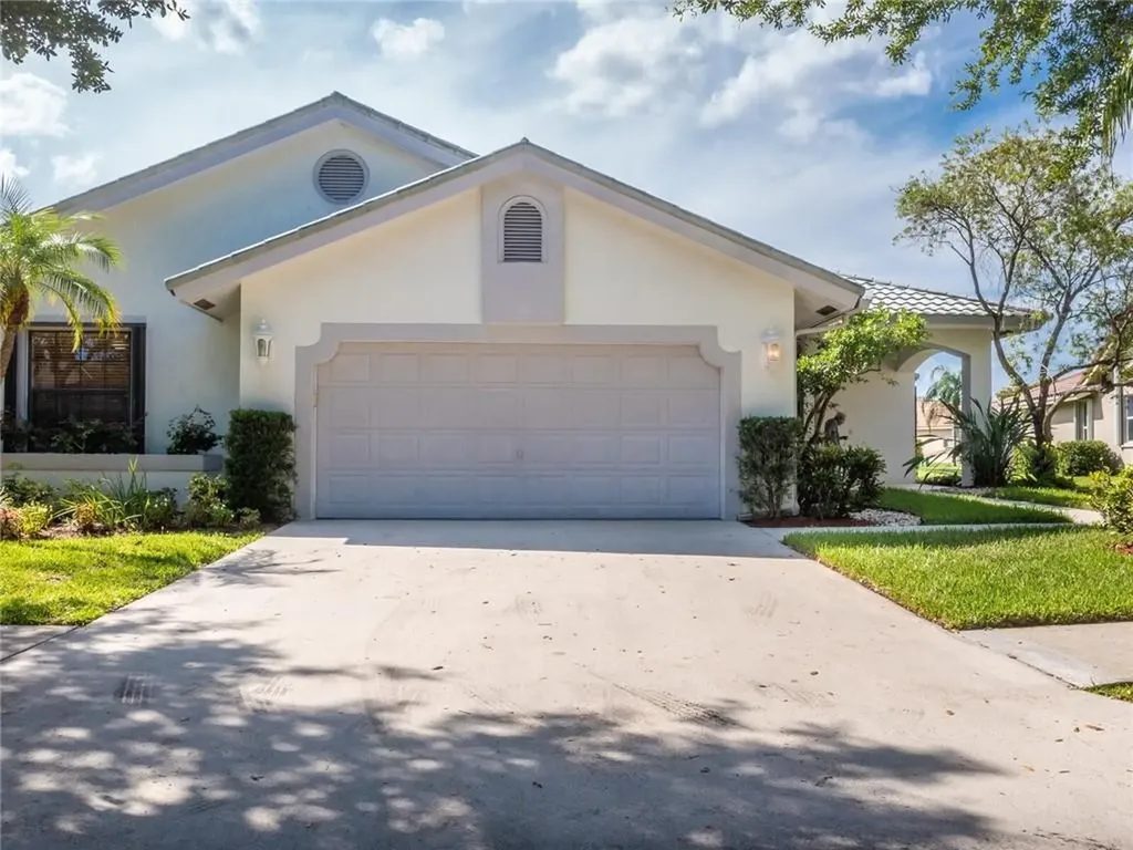 829 Hampton Court Weston FL 33326