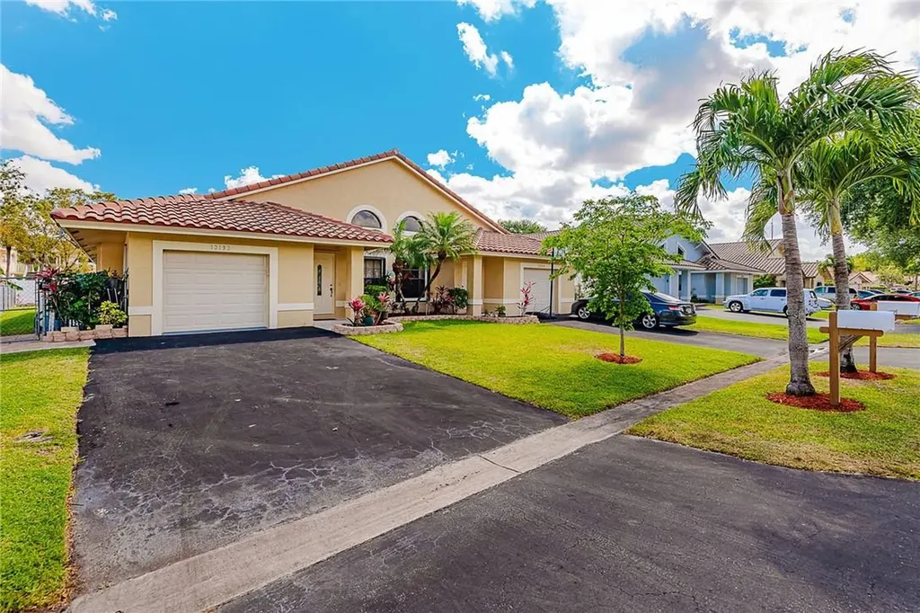 12132 NW 23rd Manor Coral Springs FL 33065