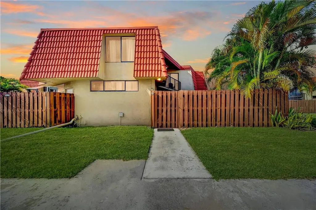 8377 Trent Court Boca Raton FL 33433