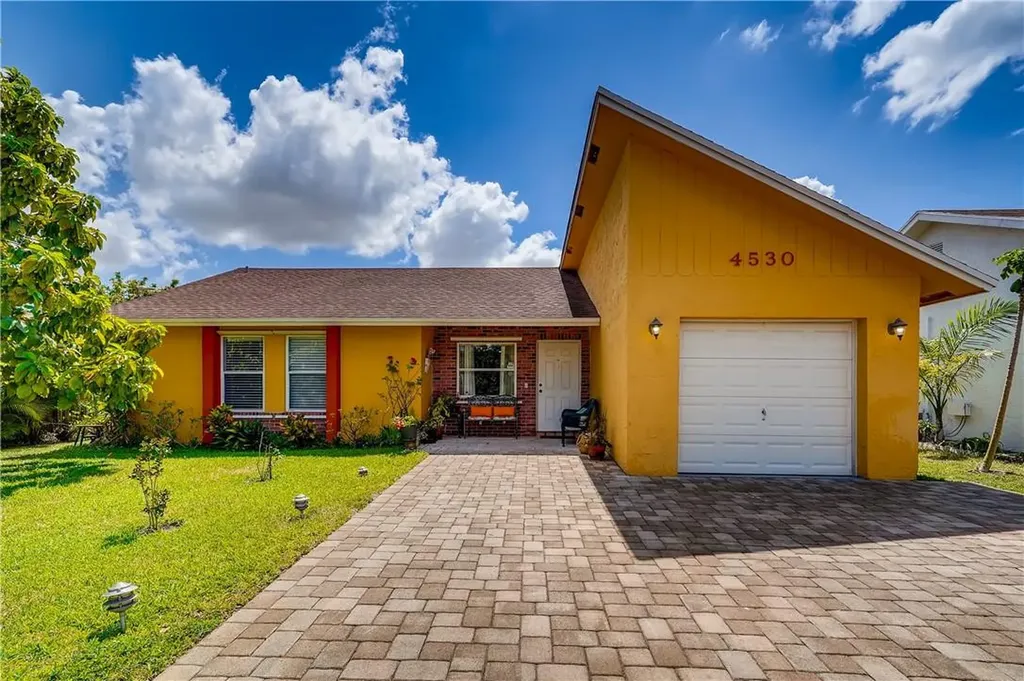 4530 NW 95th Avenue Sunrise FL 33351