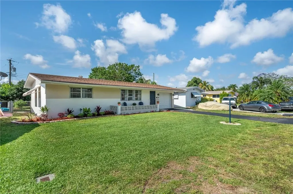 8560 NW 15th Street Pembroke Pines FL 33024