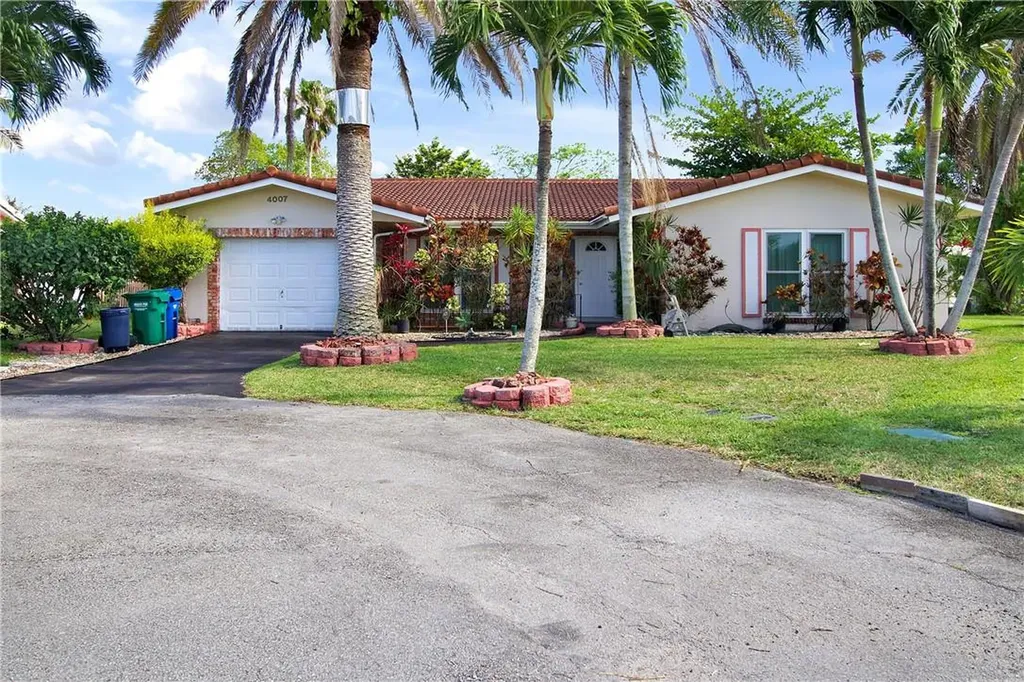 4007 NW 75th Way Coral Springs FL 33065