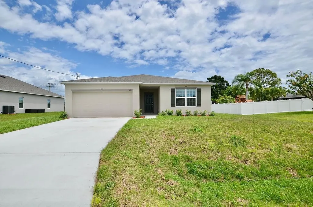 483 NW Ravenswood Lane Port St Lucie FL 34983