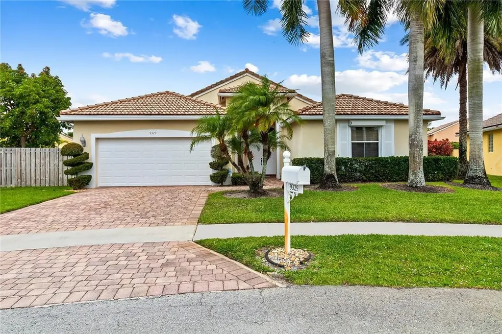 9329 Cove Point Circle Boynton Beach FL 33472