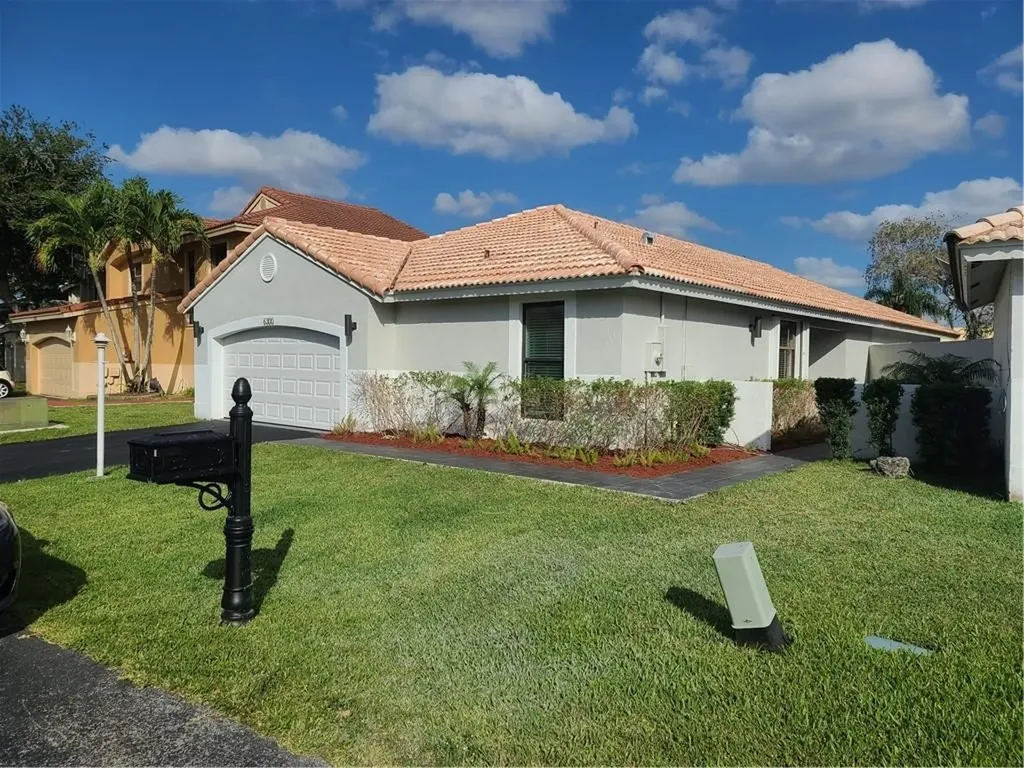 6300 Plymouth Lane Davie FL 33331