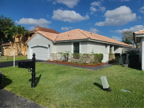 6300 Plymouth Lane Davie FL 33331