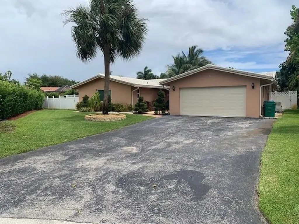 8560 NW 26th Drive Coral Springs FL 33065