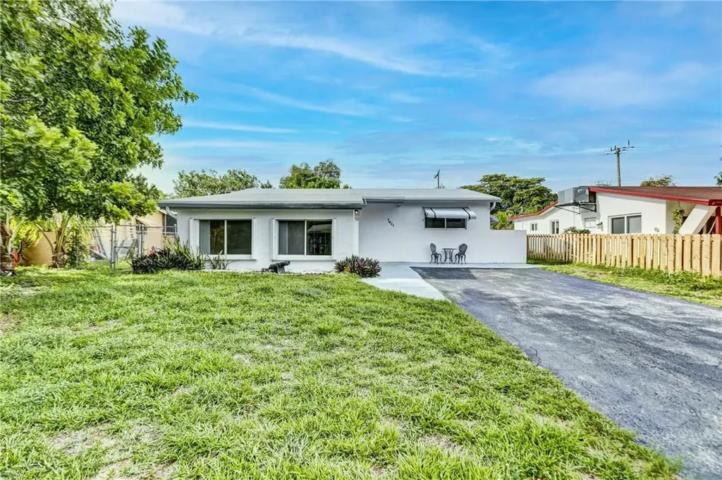 7421 Raleigh Street Hollywood FL 33024