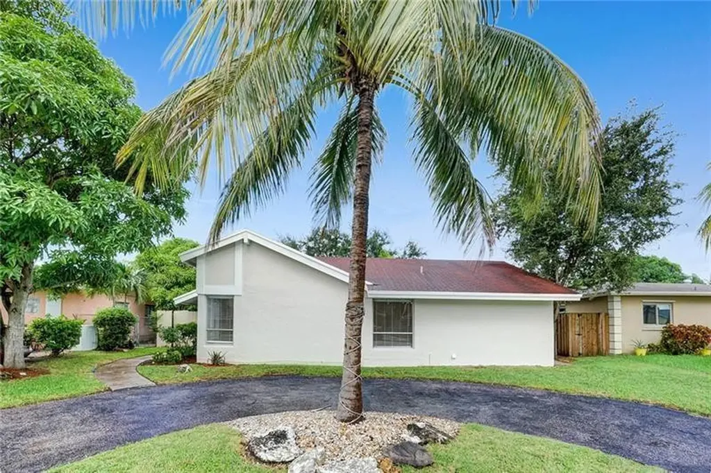 8221 SW 3rd Court North Lauderdale FL 33068