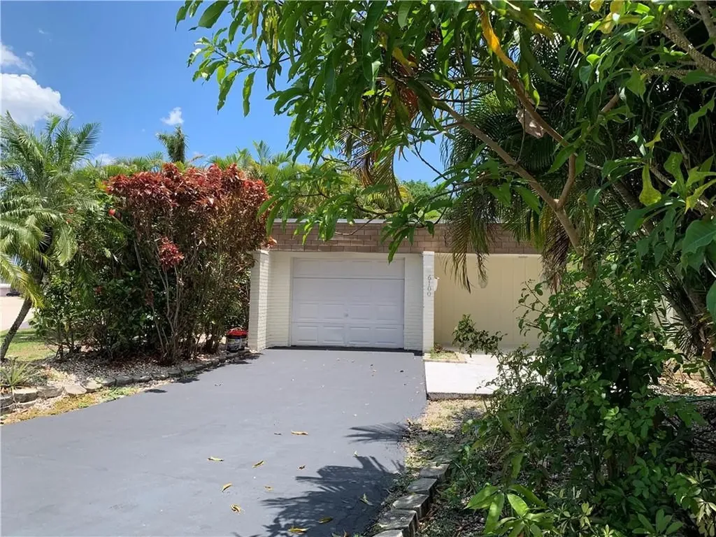6100 Orchard Tree Lane Tamarac FL 33319
