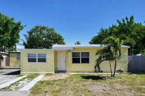 1525 NE 27th Street Pompano Beach FL 33064