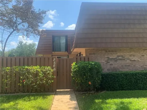 2566 Camelot Court Hollywood FL 33026