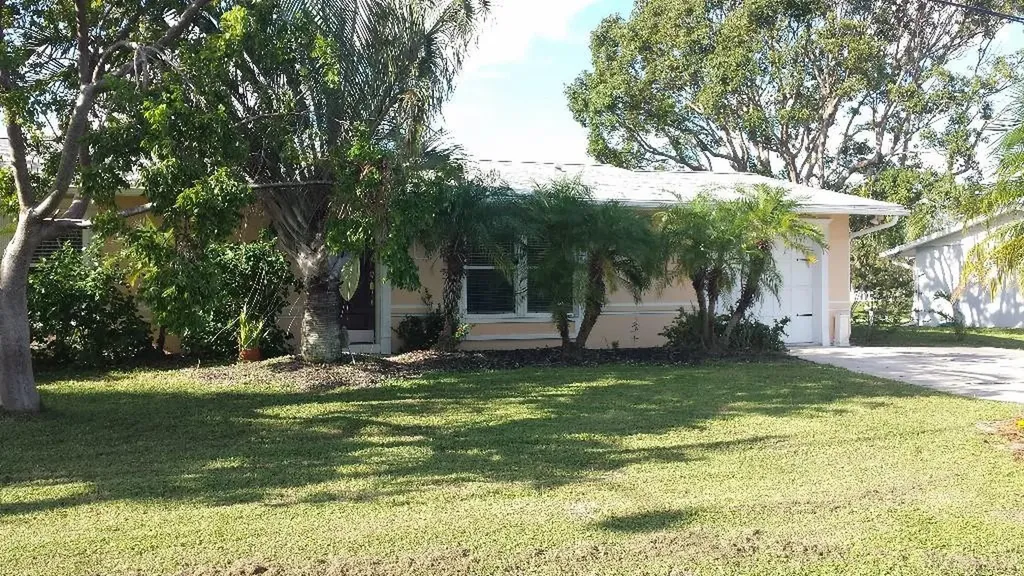 640 SE Degan Drive Port St Lucie FL 34983