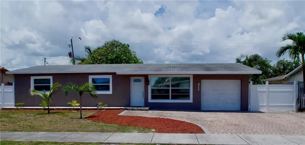 4711 NE 1st Terrace Deerfield Beach FL 33064