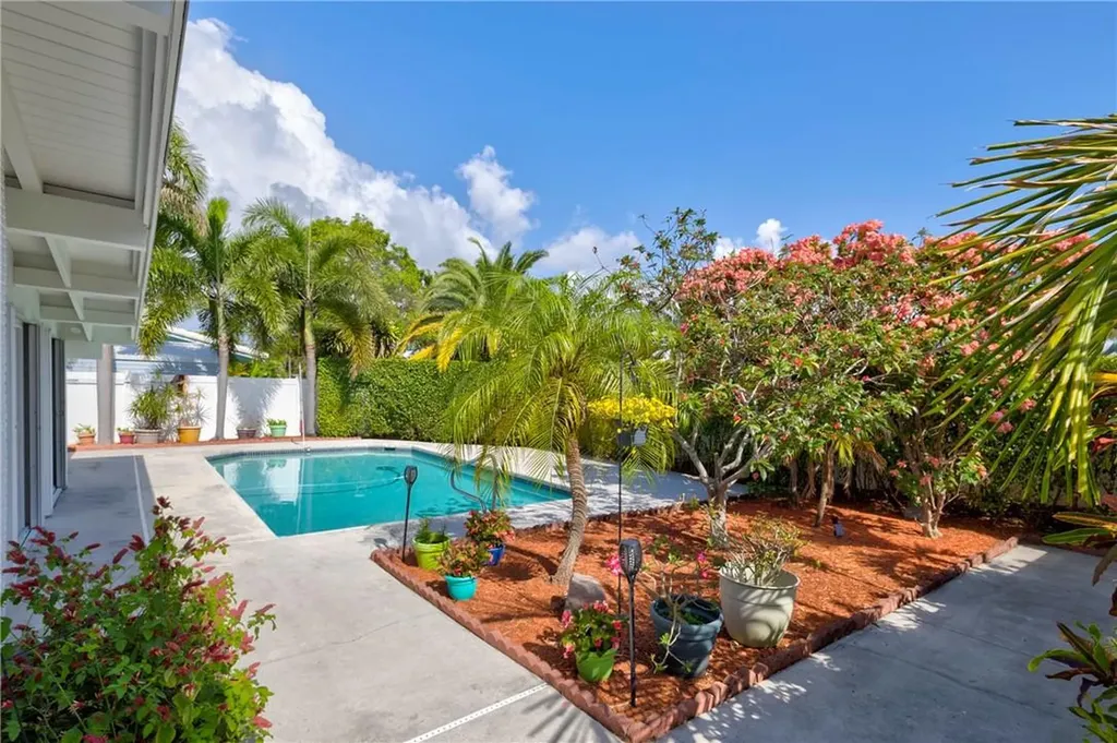 2750 NE 18th Street Pompano Beach FL 33062