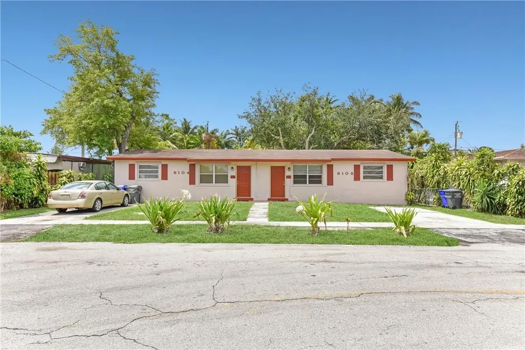 6104 Lincoln Street Hollywood FL 33024