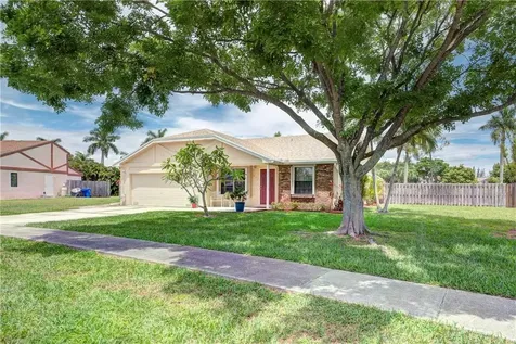 690 S Wind Circle Sunrise FL 33326
