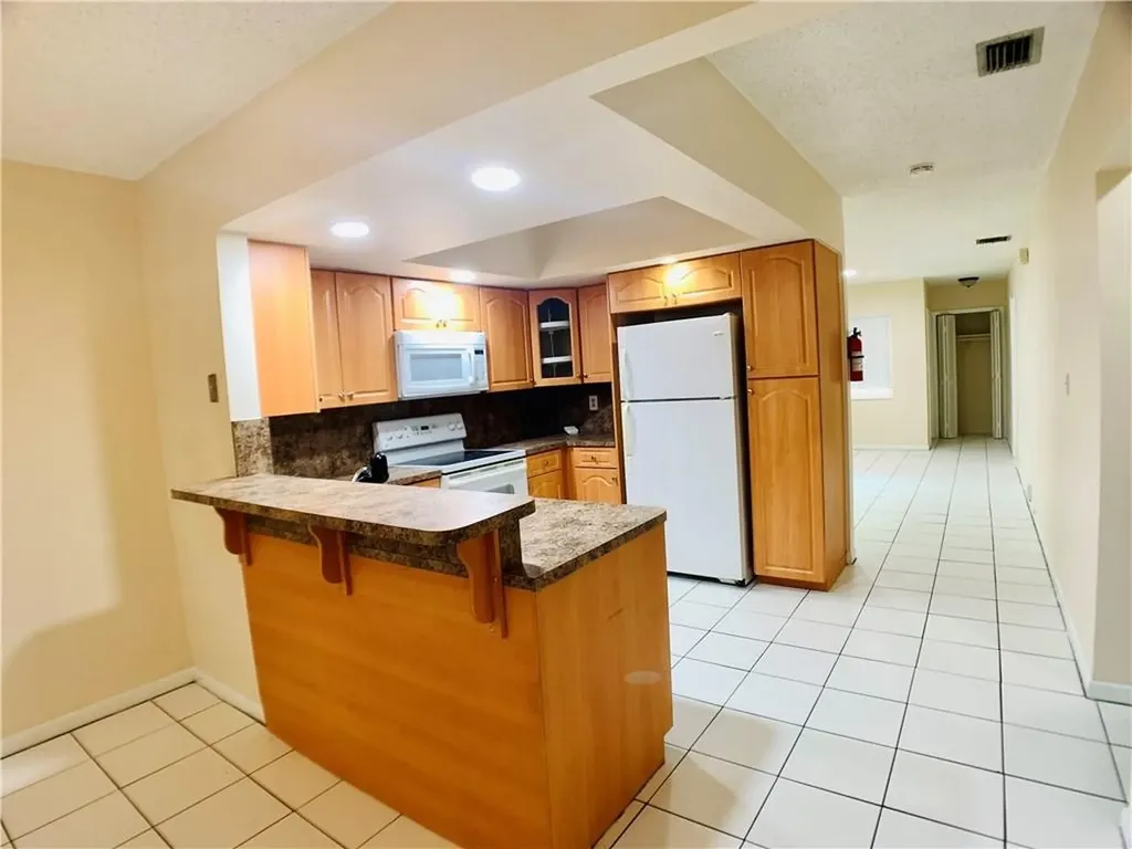 7389 NW 76th Court Tamarac FL 33321