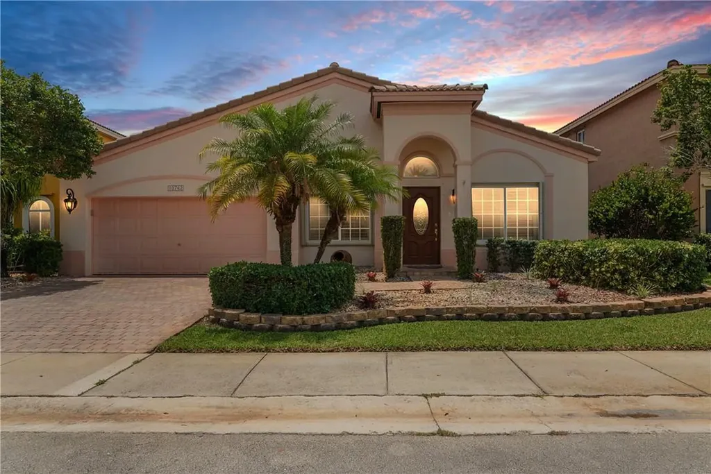 10762 SW 14th Place Davie FL 33324