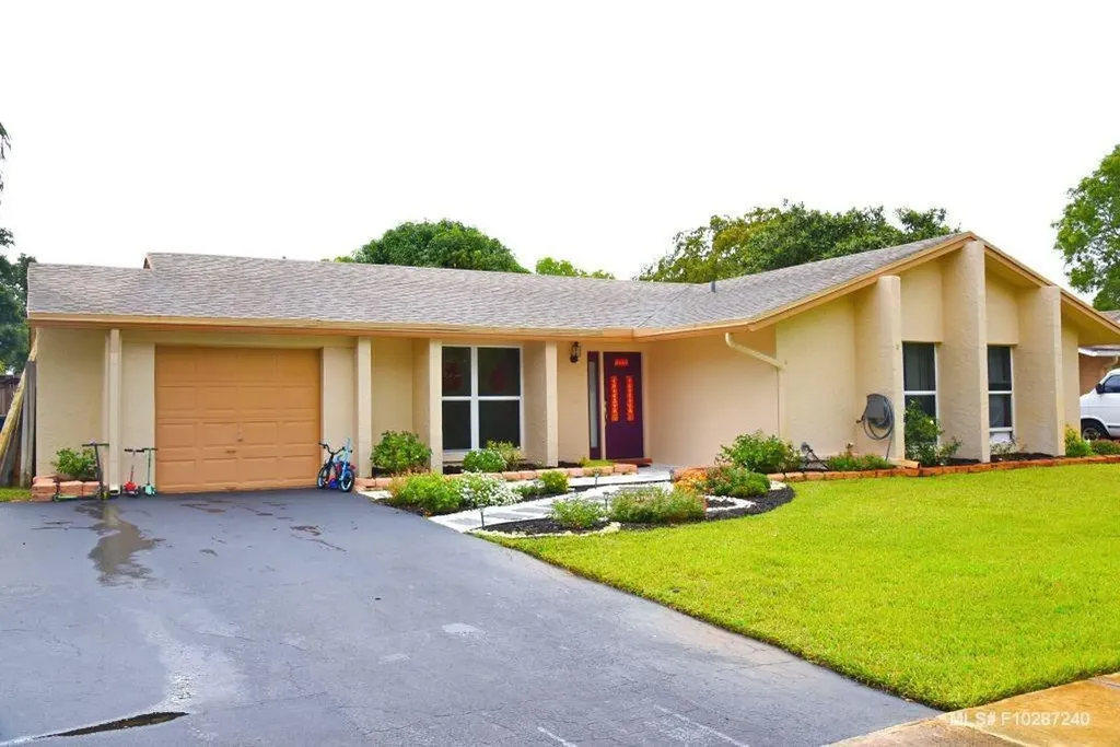10405 SW 52nd Street Cooper City FL 33328
