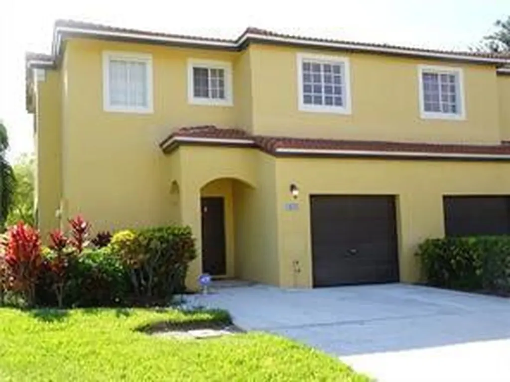 1970 SW 102nd Terrace Miramar FL 33025