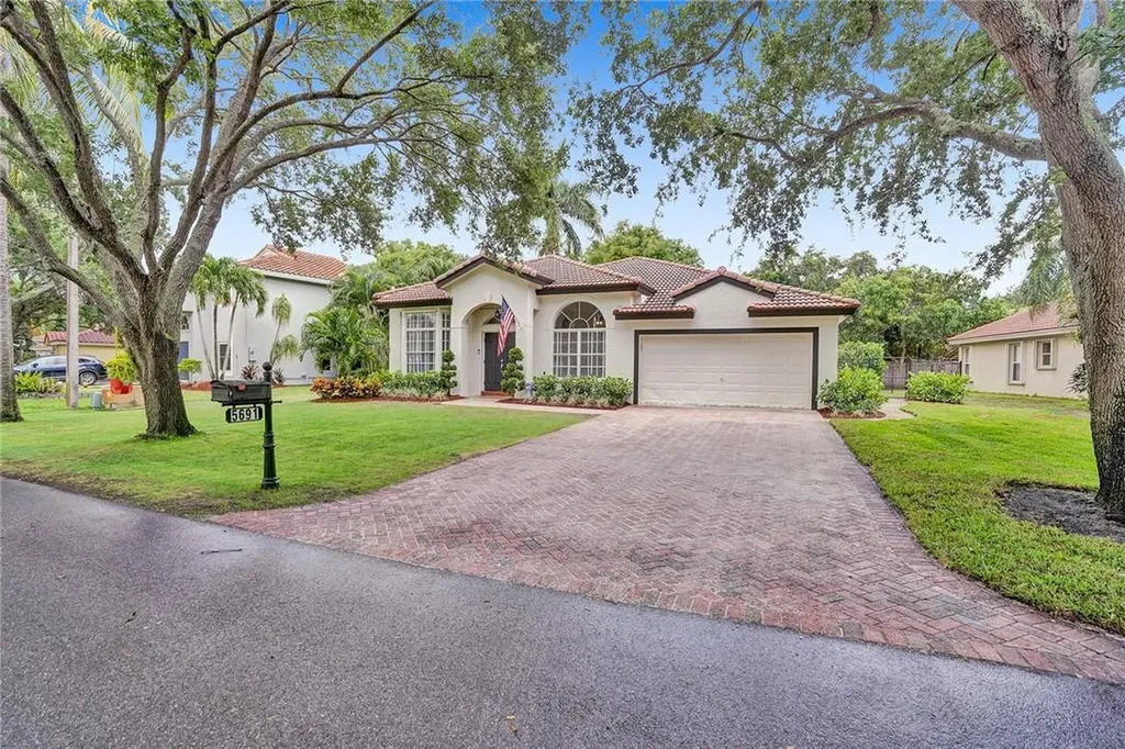 5691 NW 40th Terrace Coconut Creek FL 33073