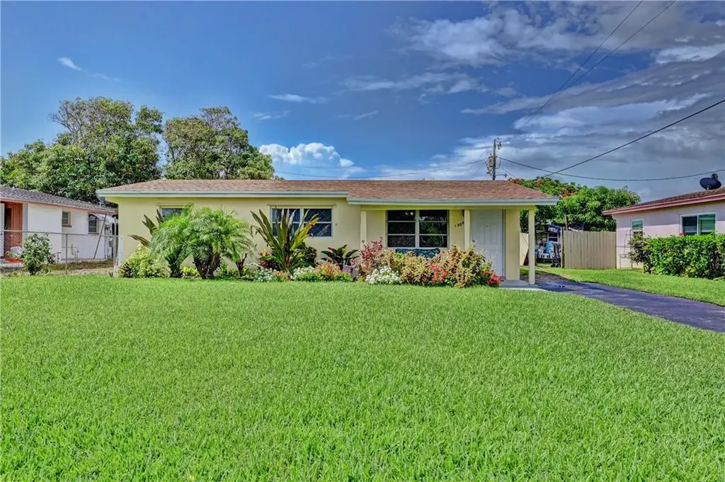 1308 NW 2nd Street Delray Beach FL 33444