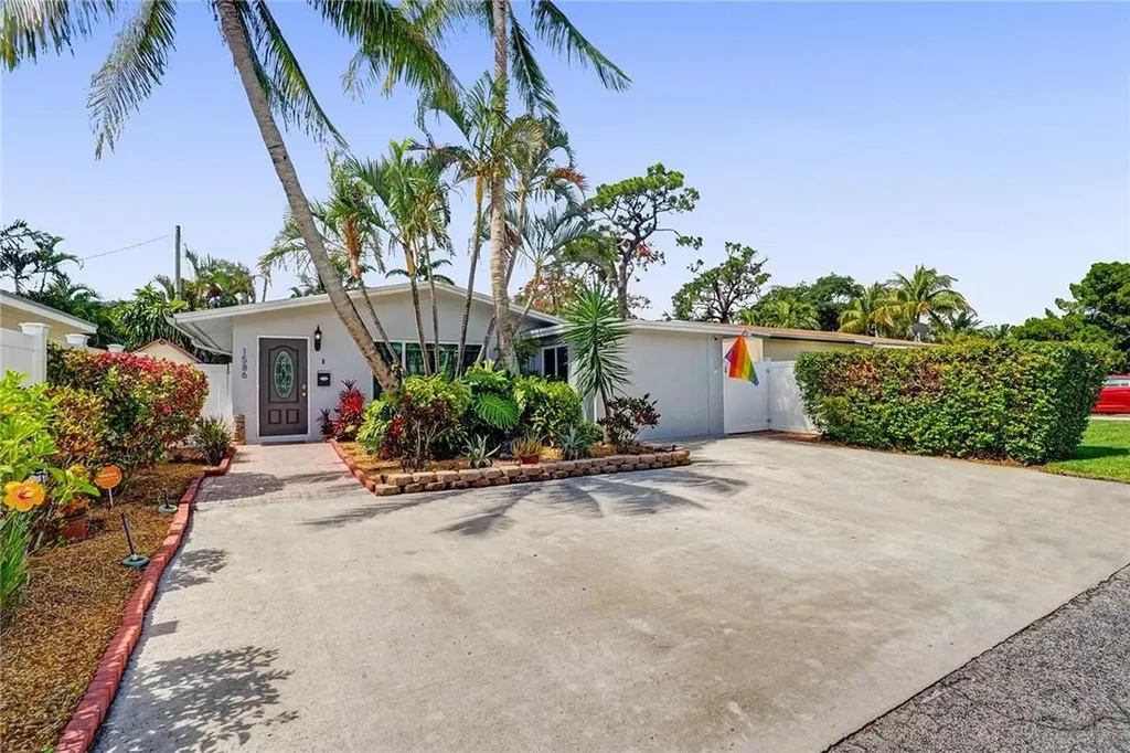 1586 NE 36th Street Oakland Park FL 33334