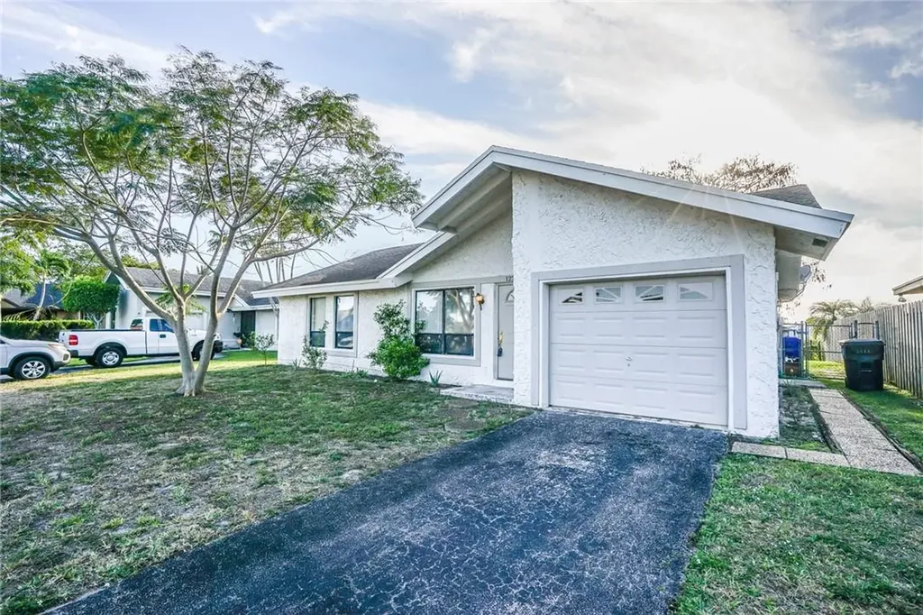 1223 SW 83rd Avenue North Lauderdale FL 33068