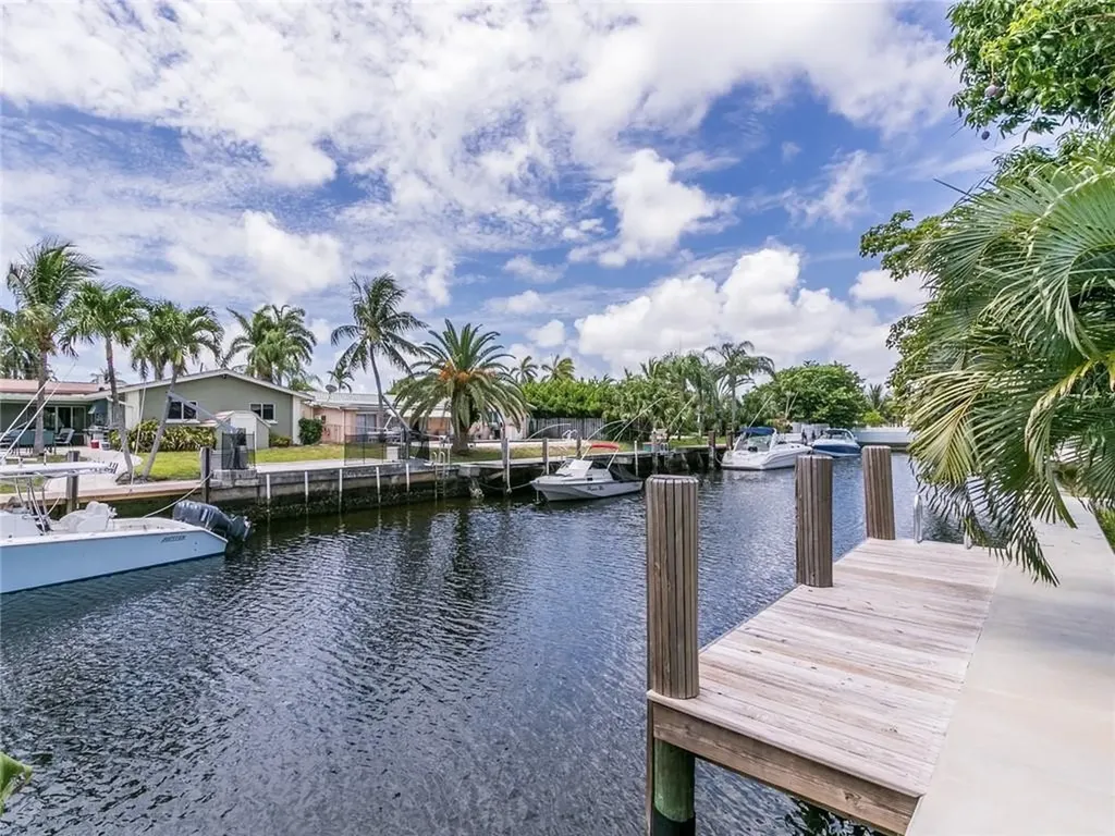 918 SE 10th Way Pompano Beach FL 33060