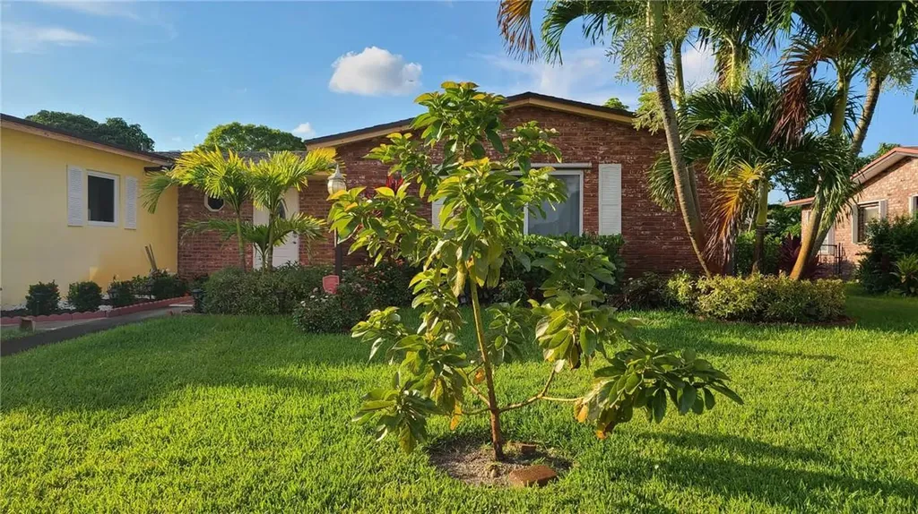 6731 SW 7th Court North Lauderdale FL 33068