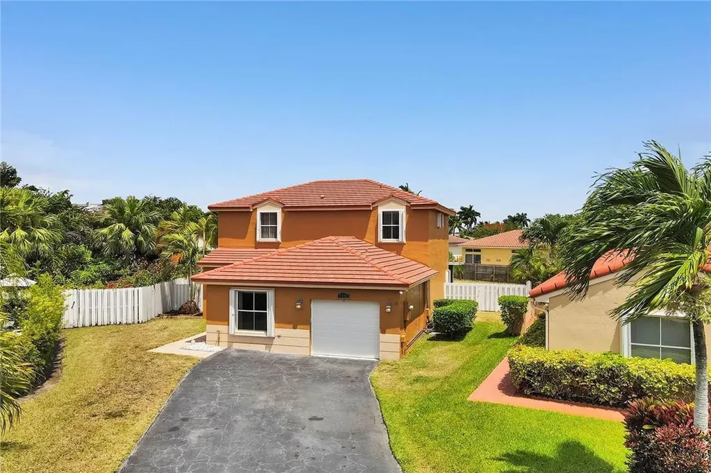 2298 NW 185th Way Pembroke Pines FL 33029
