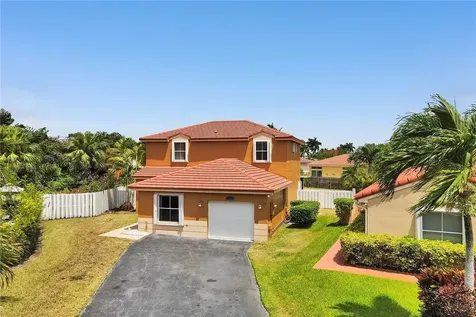 2298 NW 185th Way Pembroke Pines FL 33029