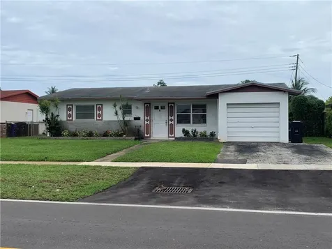 3620 NW 24th Street Lauderdale Lakes FL 33311